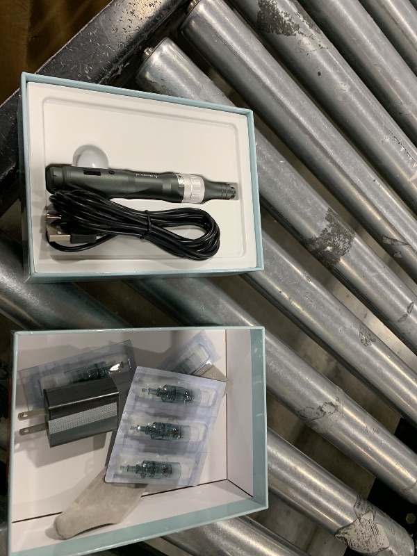 Photo 1 of 0.25mm Derma Roller Pen