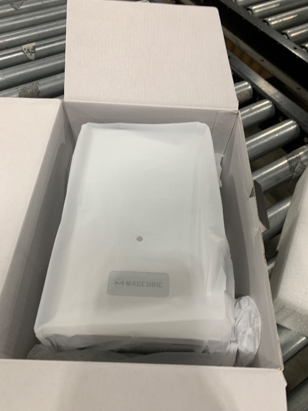 Photo 1 of Magcubic Smart Projector 8K&4K Support, Portable Mini Projector with WiFi 6 and Bluetooth 5.4, 800ANSI, Auto Focus & Obstacle Avoidance,1080P Movie Proyector for Home Bedroom Outdoor