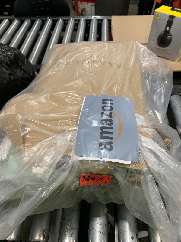 Photo 1 of CASAAGUSTO Queen Comforter Set, 7 PCS Green Butterfly Floral Comforter Set with Flowers Leaves Pattern, Soft Seersucker Design All Season Queen Size Bedding Set(90"X90")