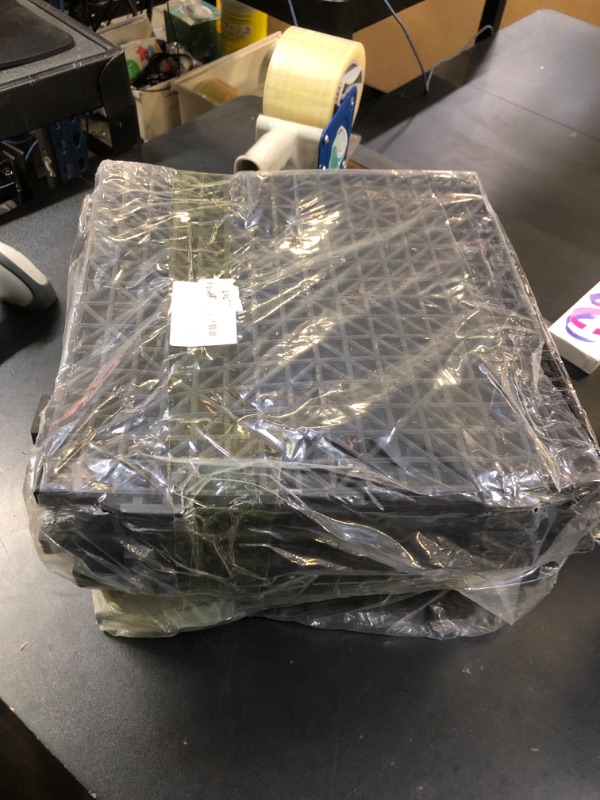 Photo 1 of 12 pcs 12 x 12'' interlocking tiles