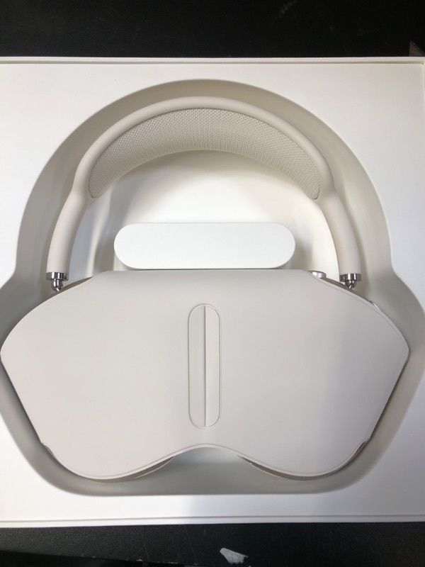 Photo 1 of Apple AirPods Max Wireless Over-Ear Headphones, Pro-Level Active Noise Cancellation, Transparency Mode, Personalized Spatial Audio, USB-C Charging, Bluetooth Headphones for iPhone - Starlight