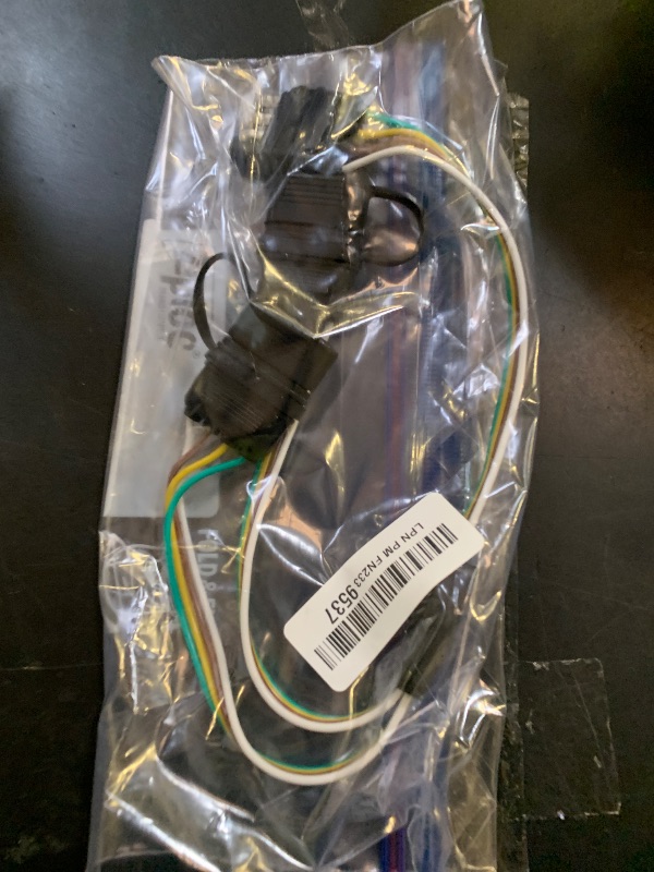 Photo 1 of 4 Way Y-Splitter Plug Universal for Tailgate Light Bar and Trailer Lights Plug & Play Adapter Extension Harness Wiring Plug 4 Pin Connectors (1) (1)