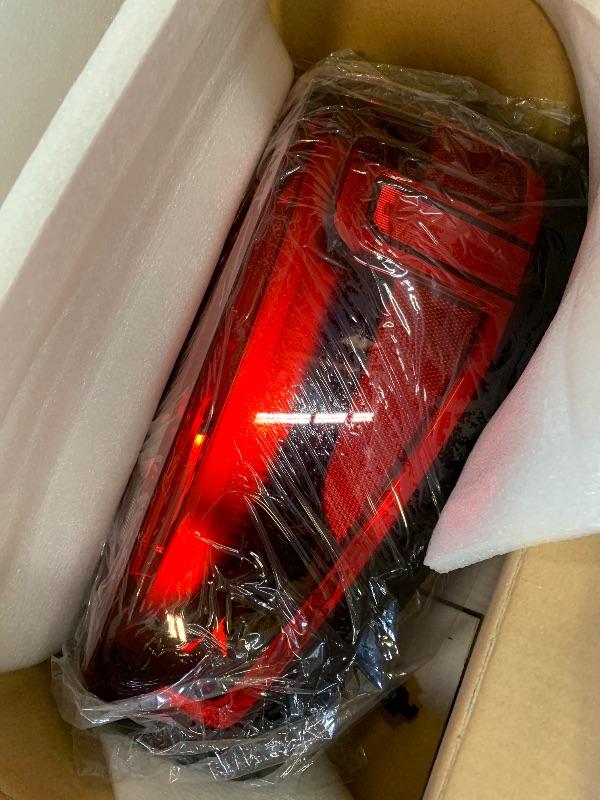 Photo 1 of Lochnchn LED Tail Light Assembly Compatible with 2019-2024 GMC Sierra 1500/2500HD/3500HD,Right Passenger Side Taillights Rear Lamp with Signature Brake Light Replace# 84565922 GM2801310
