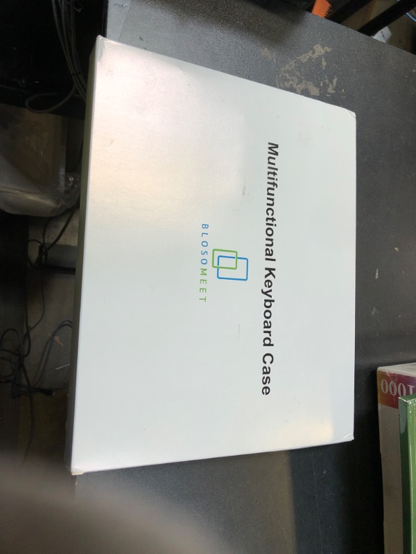 Photo 1 of BLOSOMEET Clear Magnetic Keyboard Case for iPad Pro 13 Inch (M5/M4, 2025/2024), 7-Color Backlight & Native Gesture Trackpad & Kickstand, Lift Top Detachable Protective Cover with Pen Holder, White