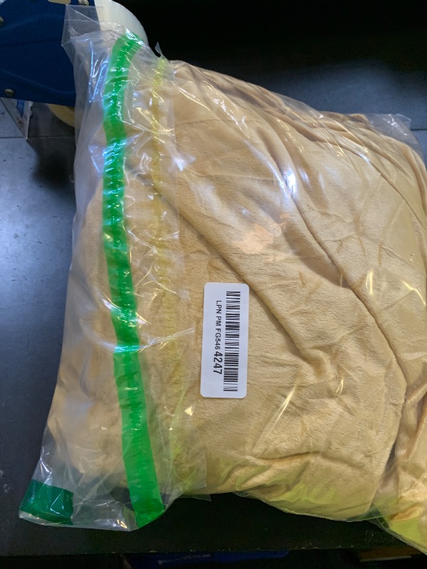 Photo 1 of 1 Pack Yellow Crystal Velvet Fitted Sheet Full with 16" Elastic Deep Pocket, Ultra Soft Fluffy Double Fitted Bottom Sheet Only, Warm Fuzzy Flannel Mattress Protector for Fall Winter Spring