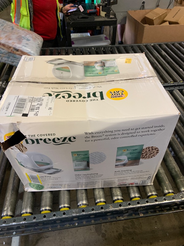 Photo 1 of Tidy Cats Breeze Hooded Litter Box System - 12.25lbs