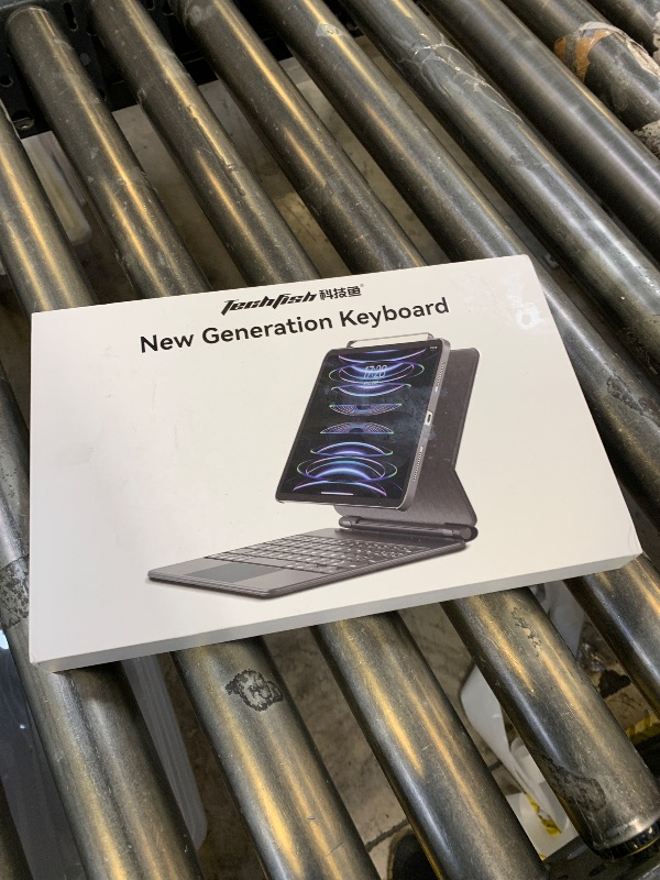 Photo 1 of Magic Keyboard Case Compatible with iPad Air 11-inch M3/M2(2025/2024), Pro 11-inch (4th/3rd/2nd/1st) Gen, 10.9-inch Air 5th/4th Gen with Pencil Holder, Can Vertical and Horizontal, White[NOT FOR M4]