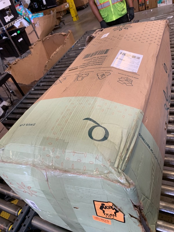 Photo 1 of Zinus 13 Inch Euro Top Pocket Spring Hybrid Mattress, Queen, Pressure Relief, Pocket Innersprings for Motion Isolation, Mattress in A Box