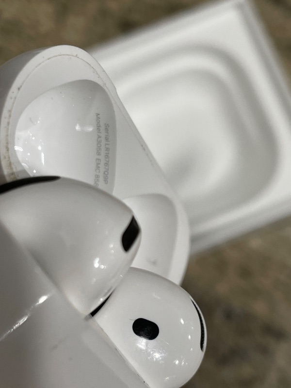 Photo 1 of ** FOR PARTS ONLY ** 
Apple AirPods 4 Wireless Earbuds, Bluetooth Headphones, with Active Noise Cancellation, Adaptive Audio, Transparency Mode, Personalized Spatial Audio, USB-C Charging Case, Wireless Charging, H2 Chip