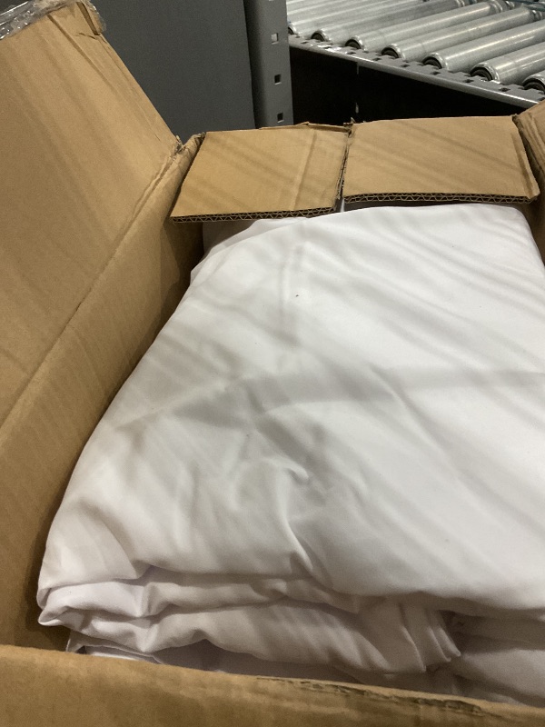 Photo 1 of 10 Pack White Round Tablecloths, 120 Inch Stain Resistant and Wrinkle Polyester Fabric Washable Table Clothes Cover for Kitchen Dining, Wedding, Reception Banquet, Birthday Party, Buffet Restaurant