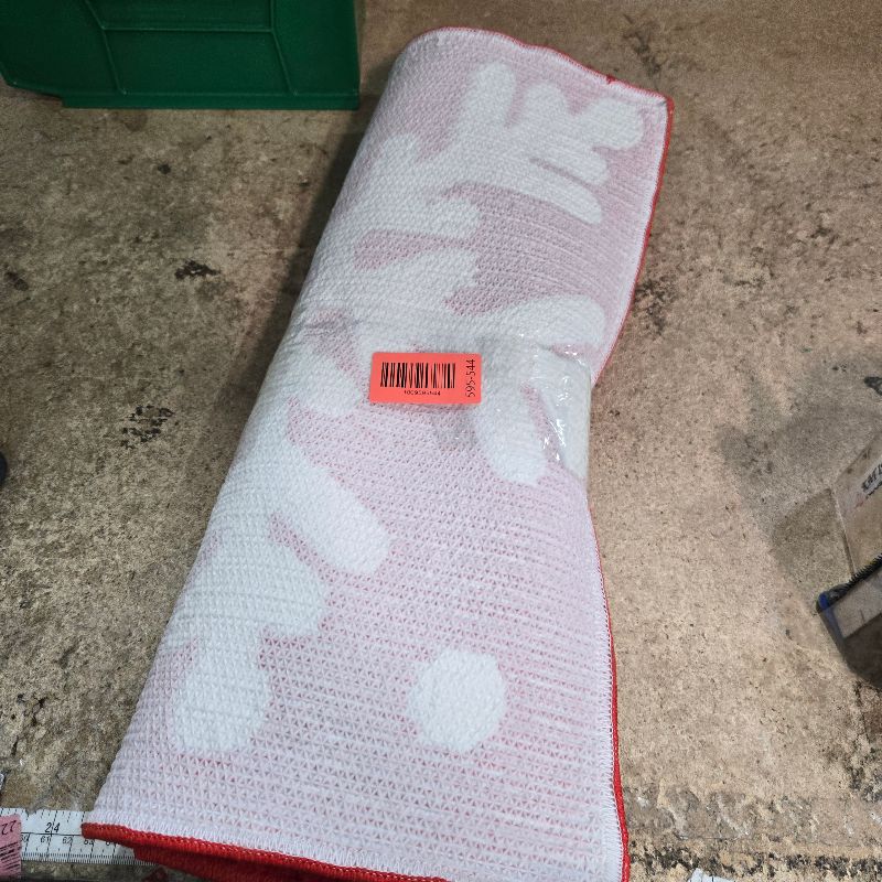 Photo 1 of 20 x 29" Snowflake Rug