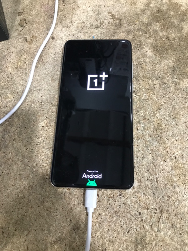Photo 1 of ***TURNS ON/NEEDS WI-FI TO OPEN **
OnePlus 13,16GB RAM + 512GB Storage,Dual-SIM,Unlocked Android Smartphone, Snapdragon 8 Elite, 80W SUPERVOOC Fast Charging and 50W AIRVOOC Charging, Advanced Hasselblad Camera, 2025, Midnight Ocean