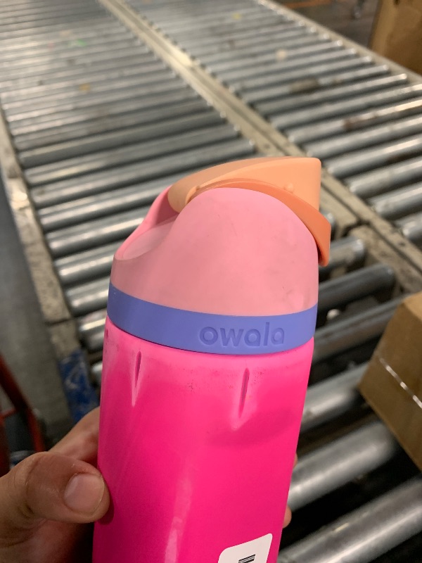Photo 1 of **DAMAGED**
Owala FreeSip Insulated Stainless Steel Water Bottle with Straw for Sports, Travel, and School BPA-Free Sports Water Bottle, 24 oz, Strawberry Fields