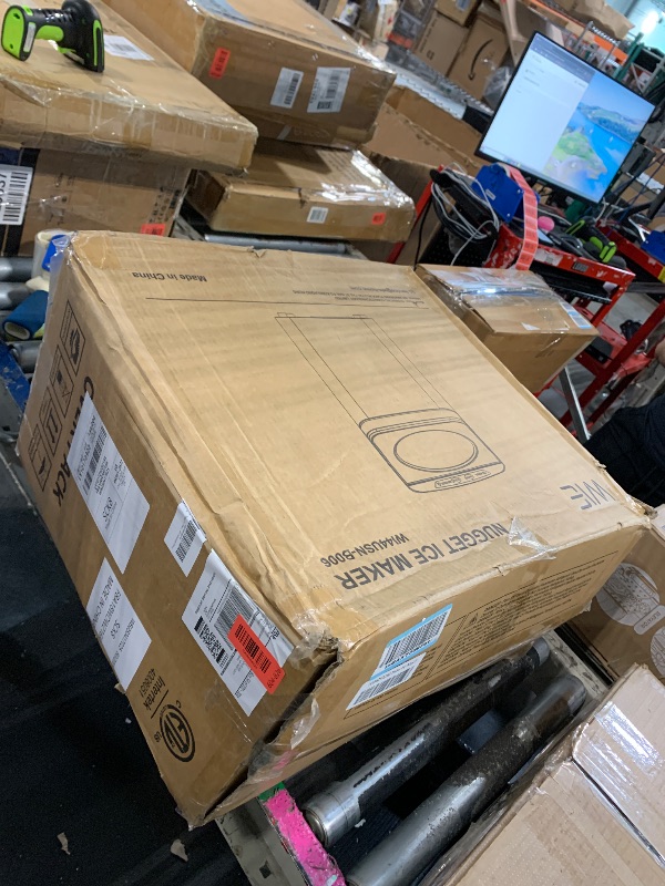 Photo 1 of ***DIRTY*** WIE Nugget Ice Maker Countertop, 44 lbs in 24 Hours, Pellet Ice Maker Machine with Self-Cleaning, 0.75 Gallon Tank & Scoop Included, Crushed Pebble Ice Makers for Home/Office/Bar/Party, Silver