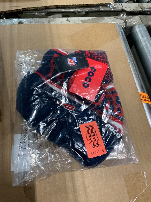 Photo 1 of *** NO GLOVES *** FOCO New England Patriots NFL Stretch Glove & Big Wordmark Stripe Pom Beanie - Bundle