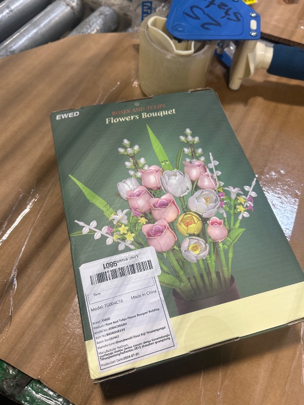 Photo 1 of ***MISSING PIECES***EWED Tulip Rose Flowers Building Sets, Valentine's Day for Her, Flower Bouquet Compatible with Lego Flowers, Gift for Adults Mother Women Girl Girlfriend, Plant Botanical Collection Home Decor