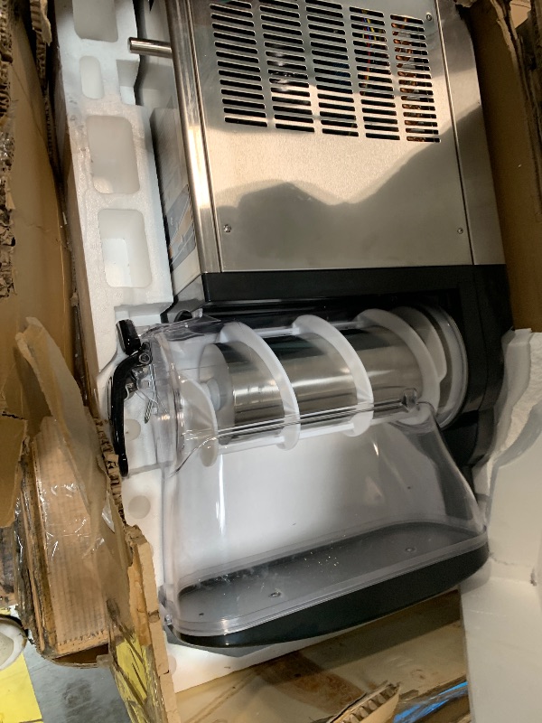 Photo 1 of ***DOES NOT COOL*** VEVOR Slushie Machine, 15L Single Tank Commercial Margarita Machine, 60 Cups Stainless Steel Margarita Smoothie Frozen Drink Machine, Slushy Machine for Home Party Restaurants Cafe Bars