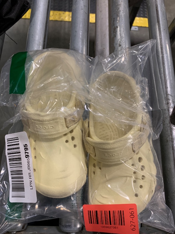 Photo 1 of *** USED USED USED**** Crocs Echo Clog (Little Kid/Big Kid) Buttercream 1 Little Kid M