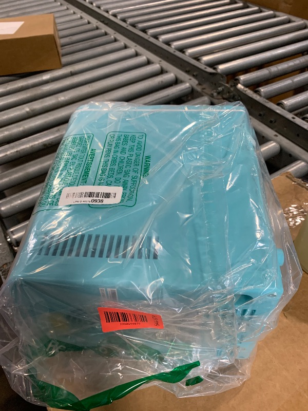 Photo 1 of ***DOES NOT COOL*** Frigidaire Retro 9-Can Mini Personal Fridge Portable Cooler for Car, Office, Bedroom, Dorm Room, or Cabin, 11.8" D x 7.1" W x 10.1" H, BLUE