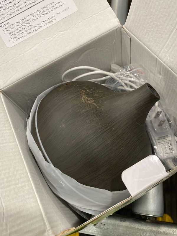 Photo 1 of *UNTESTED*
Diffusers for Essential Oils Large Room, 550ml Essential Oil Diffusers with Remote Control, Ultrasonic Oil Diffuser with Timer, 7 Colors Light for Bedroom