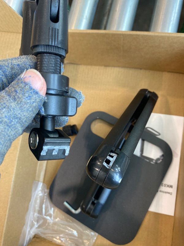 Photo 1 of ***MAJOR DAMAGE*** Adjustable Desktop Microphone Stand, Microphone Arm Mic Stand for Fifine AM8, K669B, Blue Yeti, HyperX QuadCast, SoloCast & AT2020, Studio Webcams Recording/Podcasting/Streaming