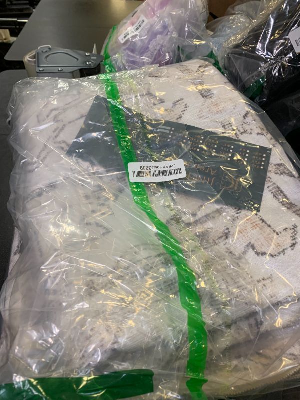 Photo 1 of jinchan Round Rug 6ft Vintage Machine Washable Area Rug Kitchen Indoor Circle 6' Ultra-Thin Non-Slip Floral Print Carpet for Farmhouse Entryway Dining Room Living Room Bedroom Office (6'Round,Taupe)