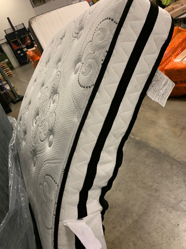 Photo 1 of *USED/DIRTY** Signature Design by Ashley California King Size Chime 10 Inch Medium Firm Hybrid Mattresswith Cooling Gel Memory Foam for Pressure Relief, Fiberglass Free, Mattress In A Box