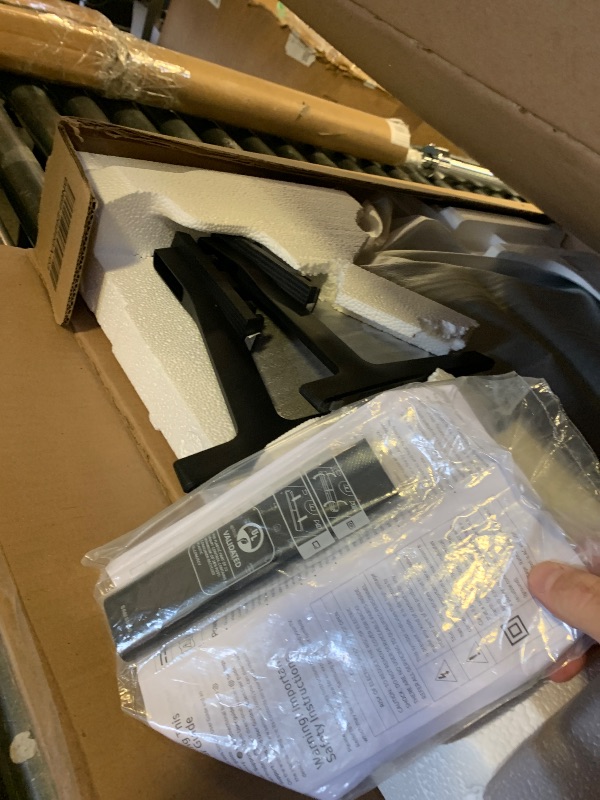 Photo 1 of FOR PARTS TV DOES NOT FUNCTION*************** Samsung 55-Inch Class Crystal UHD U8000F 4K Smart TV (2025 Model) Endless Free Content, Crystal Processor 4K, MetalStream Design, Knox Security, Compatible with Alexa