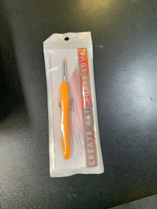 Photo 1 of 1.75mm Crochet Hook, Small Size 1.75 mm Ergonomic Crochet Hooks for Beginner, Comfort for Arthritic, 1 Pack