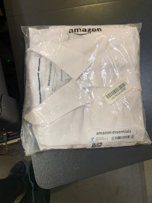 Photo 1 of *USED/DAMAGED** Amazon Essentials Men's Slim-Fit Long-Sleeve Oxford Shirt, White, Large