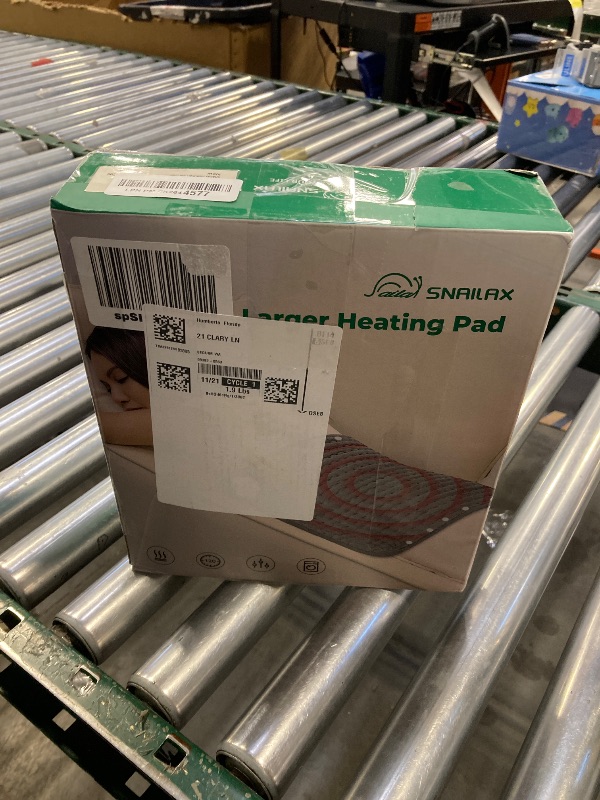 Photo 1 of Snailax Heating Pad & Foot Warmer with 6 Temperature Settings & Auto Shut Off, 17”x33”, Washable Fast Heated Pads for Back Pain Relief,Abdomen,Feet,Back,Cramp(Grey)