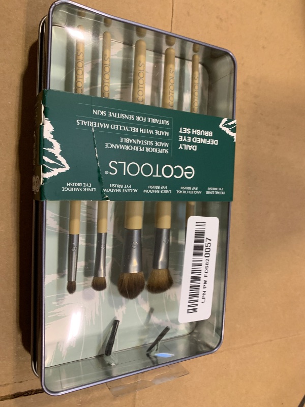 Photo 1 of EcoTools Daily Defined Eye Brush Kit, Makeup Brushes For Liquid, Powder, & Cream Eyeshadow & Eyeliner Application, Eco-Friendly Eye Brushes, Synthetic Hair, Cruelty Free, 5 Piece Set