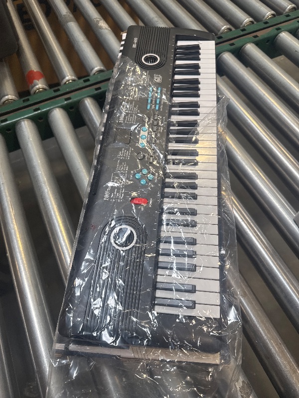 Photo 1 of 61 keys keyboard piano, Electronic Digital Piano with Built-In Speaker Microphone, Portable Keyboard Gift Teaching for Beginners