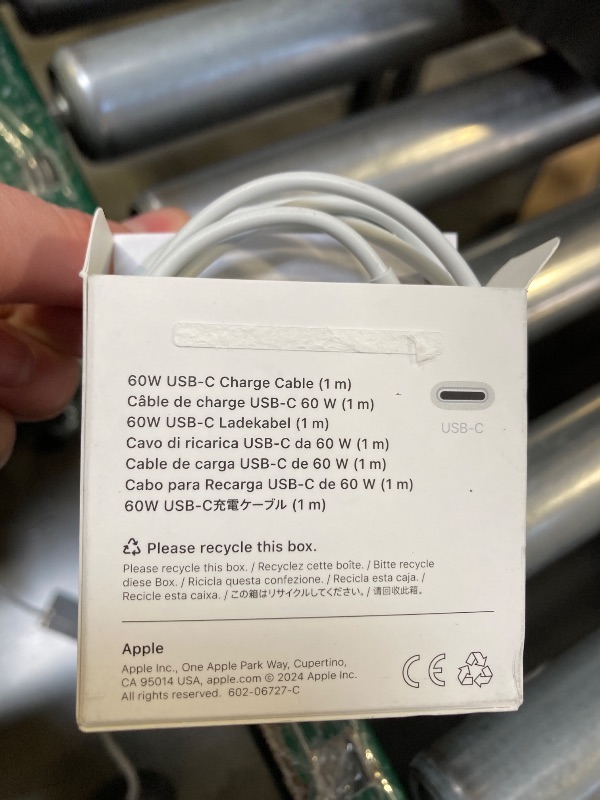 Photo 1 of Apple 60W USB-C to Lightning Woven Charge Cable (1 m): Fast and Convenient Charging
