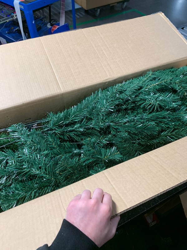 Photo 1 of Unknown size Christmas tree