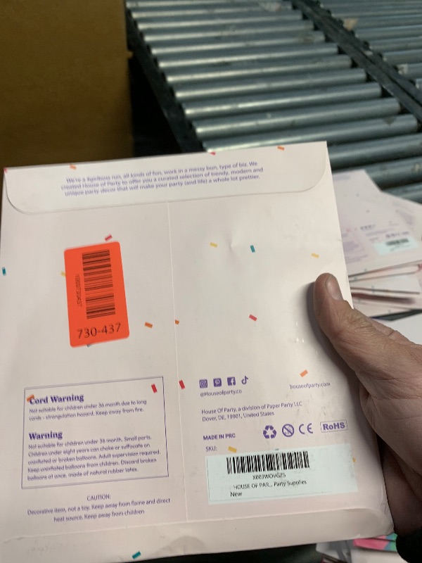 Photo 1 of ***FACTORY SEALED***HOUSE OF PARTY Hocus Pocus Decoration - Halloween Banner & Black Cat Balloon - Perfect Indoor Halloween Party Decoration with Witch & Black Cat Designs