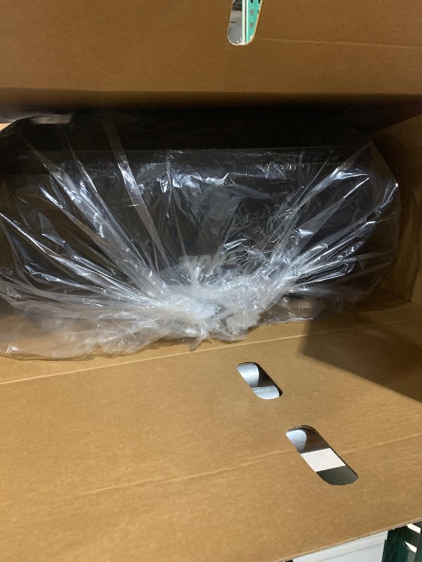 Photo 3 of Thule 615 Pulse Rack, Large, Black