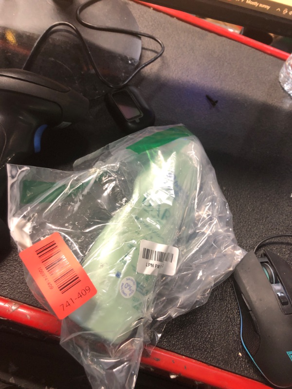 Photo 1 of (just 1)
Head & Shoulders BARE Dandruff Shampoo Twin Pack, Soothing Hydration, Sulfate-Free, Silicone-Free, Dye-Free, Eco-Friendly Bottles, Safe for All Hair Types, 13.5 Fl Oz Each (Set of 2)