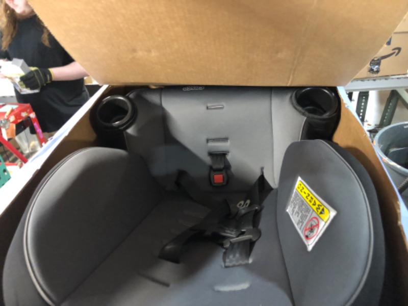 Photo 1 of (see all images) Cosco Onlook 2-in-1 Convertible Car Seat, Rear-Facing 5-40 pounds and Forward-Facing 22-40 pounds and up to 43 inches, Black Arrows