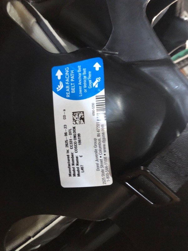 Photo 1 of (see all images) Cosco Onlook 2-in-1 Convertible Car Seat, Rear-Facing 5-40 pounds and Forward-Facing 22-40 pounds and up to 43 inches, Black Arrows