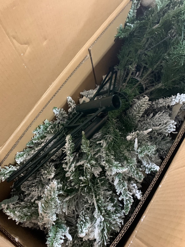 Photo 1 of (used)(see images) Fraser Hill Farm Flocked Christmas Tree