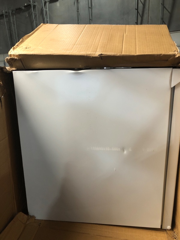 Photo 1 of **SEE NOTES** Tylza Beverage Refrigerator 24 Inch, Under Counter/Freestanding Drink Fridge, 190 Cans Beverage Cooler with Glass Door, Reversible Door, Low Noise, Quick Cooling - for Beer, Soda, ETC, White