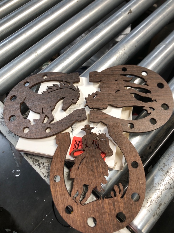 Photo 1 of ***DAMAGED - SEE NOTES/PICTURES*** Junkin 3 Pcs Western Wall Decor Horseshoe Wood Wall Art Decor Cowboy Party Decorations Rustic Horse Shoes Decoration Hanging Western Country Cowboy Decorations for Home Bedroom Bathroom