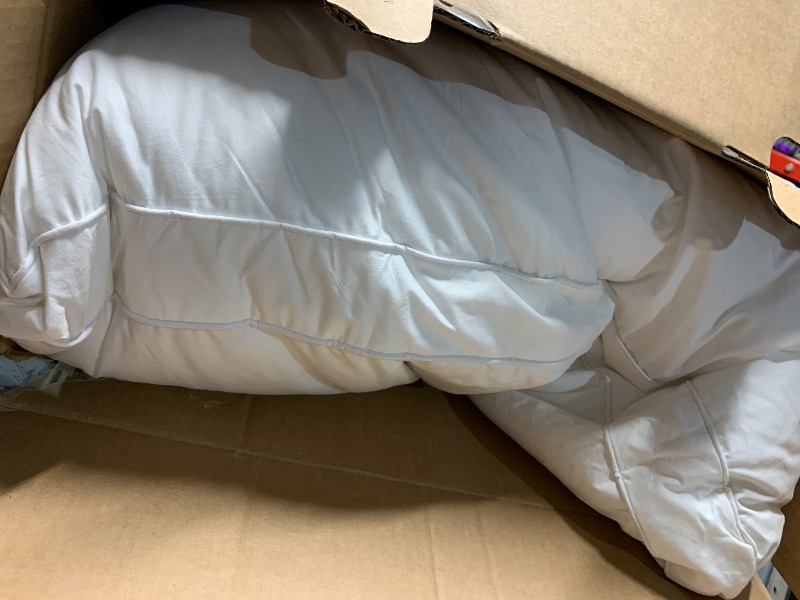 Photo 1 of ***PARTIAL SET-- PRICE ADJUSTED*** Serta Hotel Collection Pillows Queen Size Set of 2 White Goose Feather Down Fiber Gusseted 100% Cotton Pillow for Back, Stomach or Side Sleepers