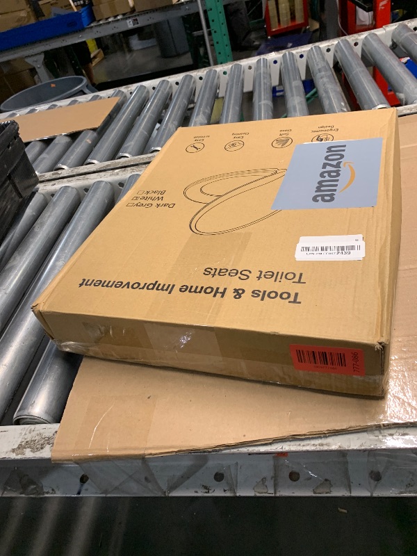 Photo 1 of ***FACTORY SEALED*** Aünsffer Toilet Seat Round Soft Close16.5'', Toilet Lid Slow Close Quiet No Slam, Easy Installation & Release?Safe PP Material Easy Clean, Comfortable Ergonomic Design, 2 Years Support, White Plastic