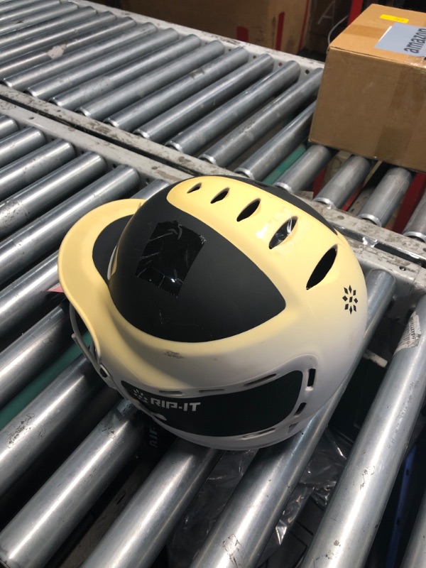 Photo 1 of ***READ NOTES**(DAMAGED)
RIP-IT Vision Pro Matte Two-Tone Softball Batting Helmet (small/medium)