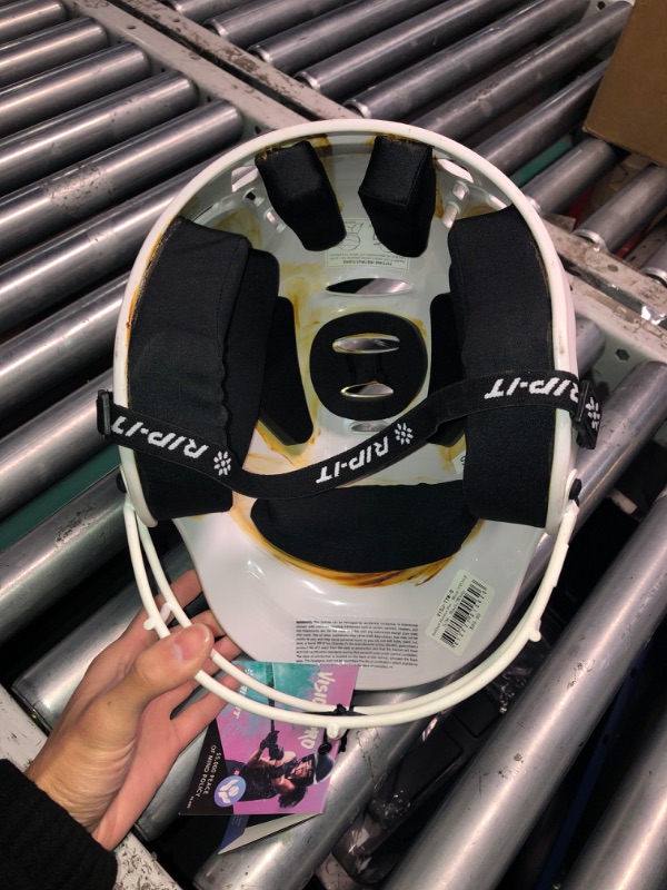 Photo 1 of ***READ NOTES**(DAMAGED)
RIP-IT Vision Pro Matte Two-Tone Softball Batting Helmet (small/medium)