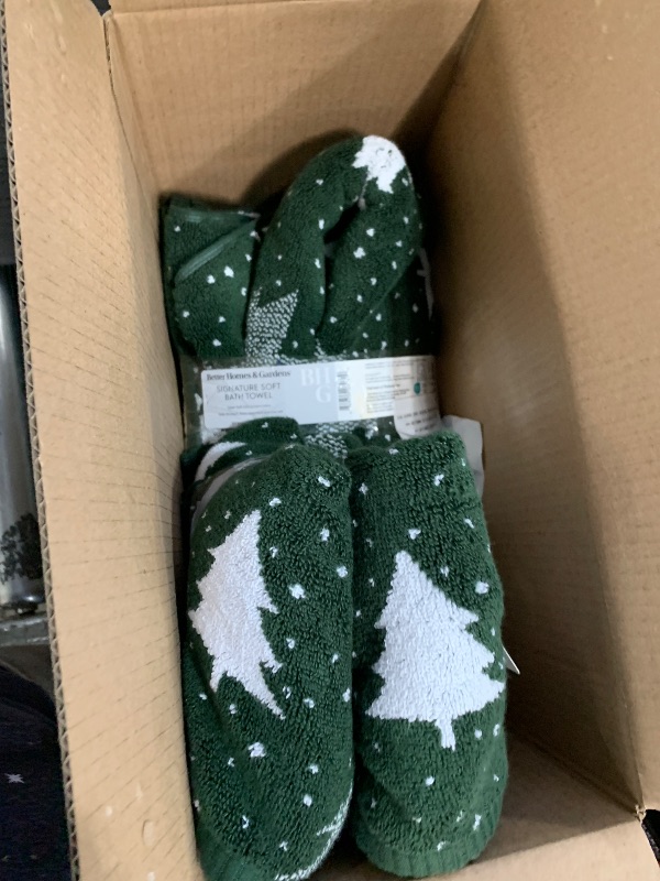 Photo 1 of **Only 4** Christmas & Floral Hand Towels 8-Pack Cotton Bundle, Cute Green Towels for Bathroom Kitchen Spa Holiday Winter Decor Gifts, Super Soft Absorbent Towel