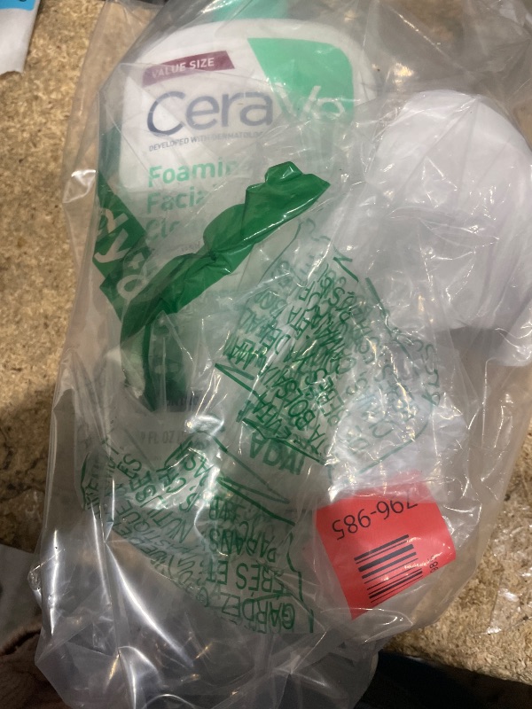 Photo 1 of **broken pump*** CeraVe Foaming Facial Cleanser, Daily Face Wash for Oily Skin, Hyaluronic Acid + Ceramides + Niacinamide, Fragrance Free & Paraben Free, Non-Drying Oil Control Face Wash, 19 Fluid Ounce1069796987
