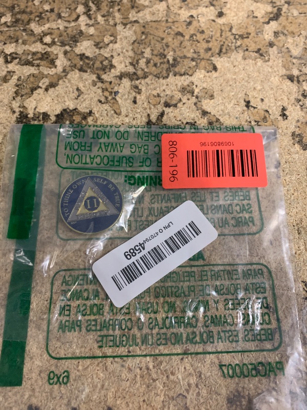 Photo 1 of 6 Year Midnight Blue AA Medallion Chip Tri Plate Gold & Nickel Plated Serenity Prayer